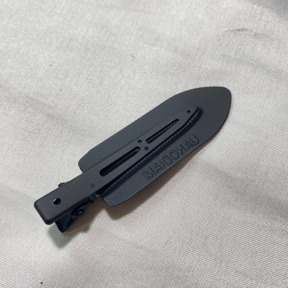 Bundle of 15 Metal Hair Styling Bang Clips Black, Brown, and Orange 5 of Each - Picture 6 of 7